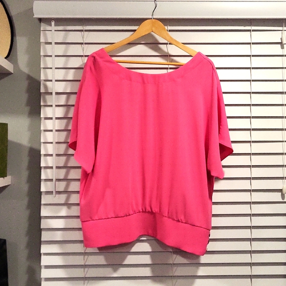 Trina Turk pink short sleeve blouse